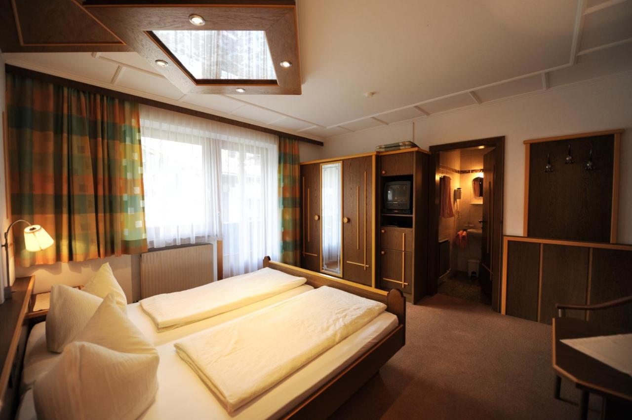 Hotel Garni Landhaus Platzer Zell am Ziller Cameră foto