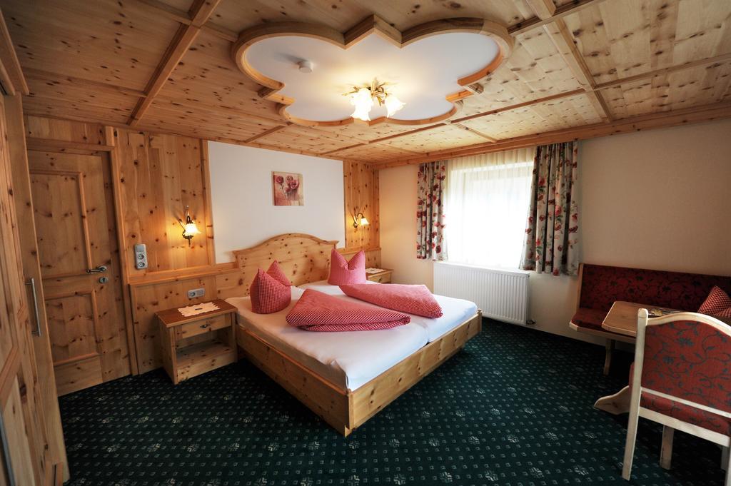 Hotel Garni Landhaus Platzer Zell am Ziller Exterior foto