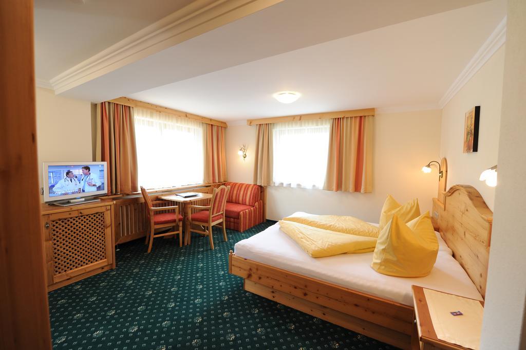 Hotel Garni Landhaus Platzer Zell am Ziller Exterior foto